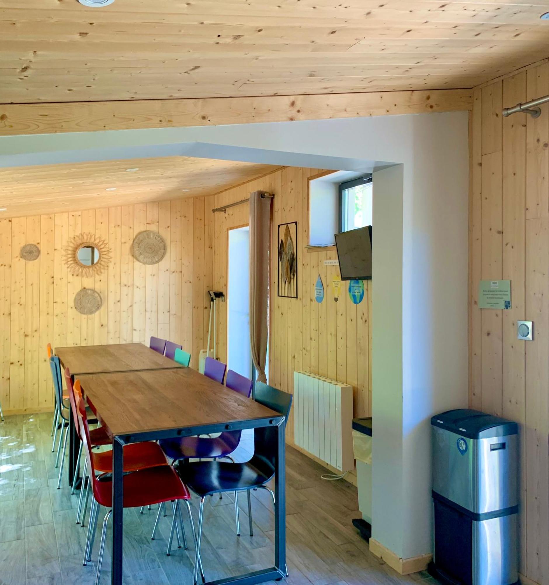 La Petite Auberge Insolite Saint-Affrique Eksteriør bilde